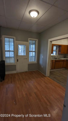210 N BROMLEY AVE, SCRANTON, PA 18504, photo 4 of 9