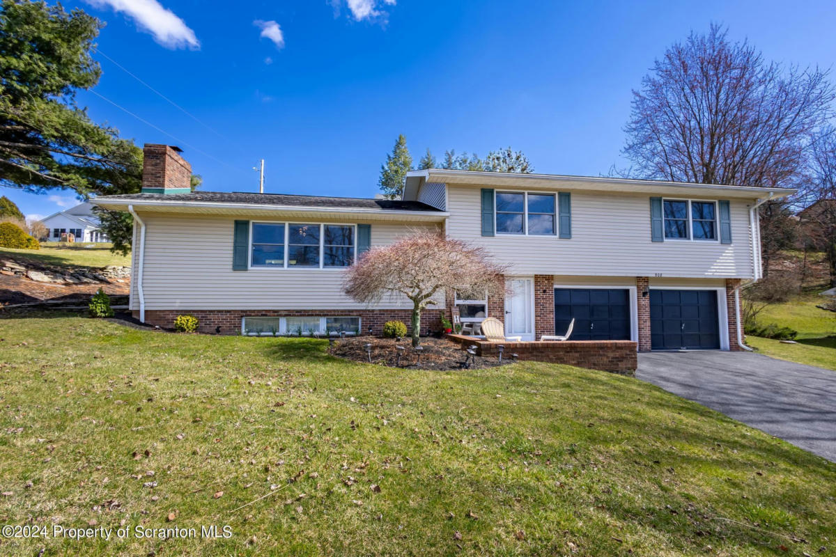908 VIOLET TER, WAVERLY, PA 18471, photo 1 of 47